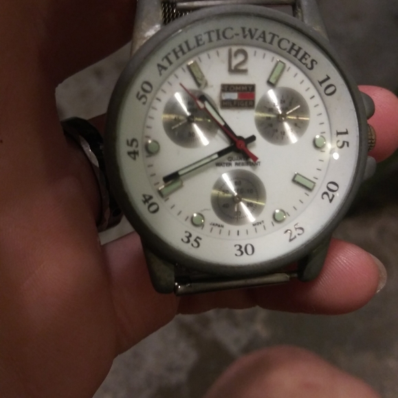 Tommy Hilfiger watch - Picture 10 of 11